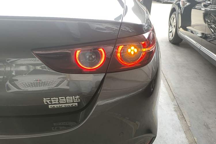 Used Mazda 3 Axela 2021 2.0L Automatic Zhiya Edition Right Rear Taillight