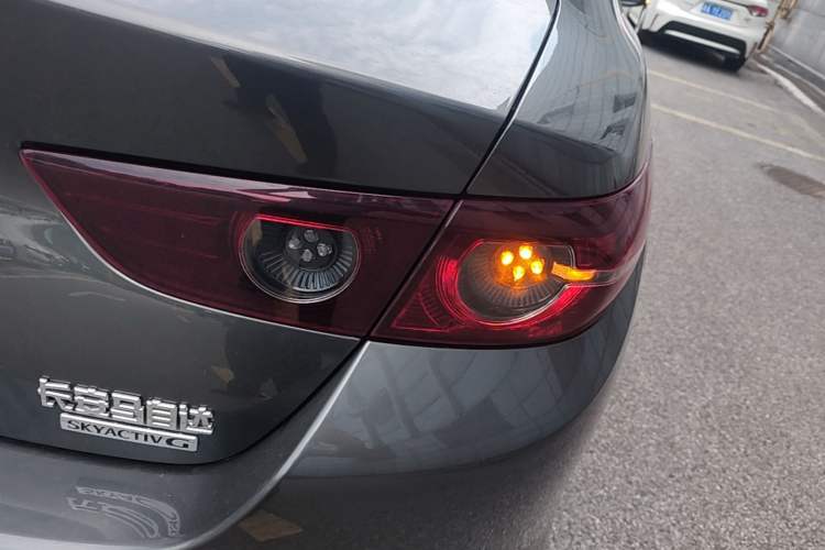 Used Mazda 3 Axela 2021 2.0L Automatic Zhiya Edition Right Rear Taillight