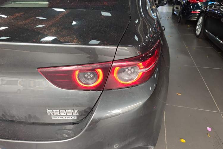 Used Mazda 3 Axela 2021 2.0L Automatic Zhiyao Edition Right Rear Taillight