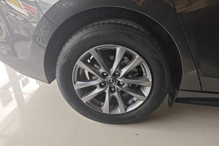Used Mazda 3 Axela 2021 1.5L Manual ZhiMei Edition Right Rear Wheel Hub
