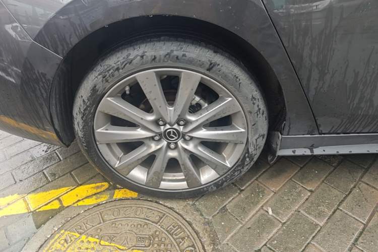 Used Mazda 3 Axela 2021 2.0L Automatic Zhiya Edition Right Rear Wheel Hub