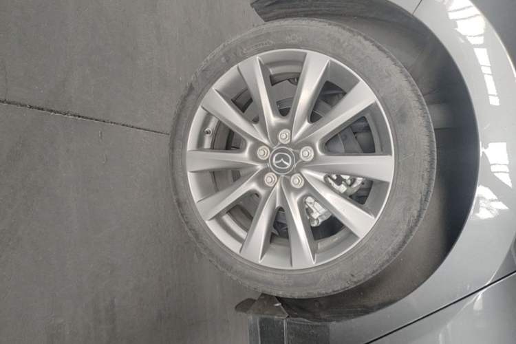 Used Mazda 3 Axela 2021 2.0L Automatic Zhiya Edition Right Rear Wheel Hub