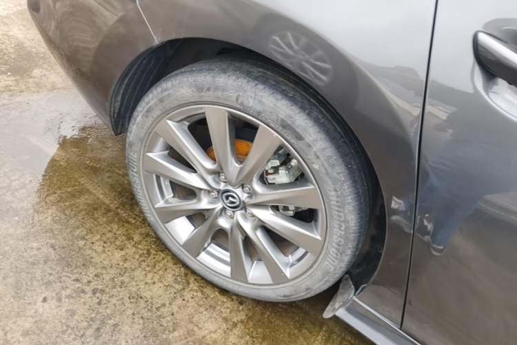 Used Mazda 3 Axela 2021 2.0L Automatic Zhiya Edition Right Rear Wheel Hub