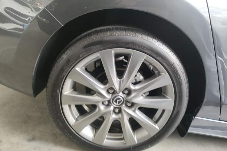 Used Mazda 3 Axela 2021 2.0L Automatic Zhiya Edition Right Rear Wheel Hub