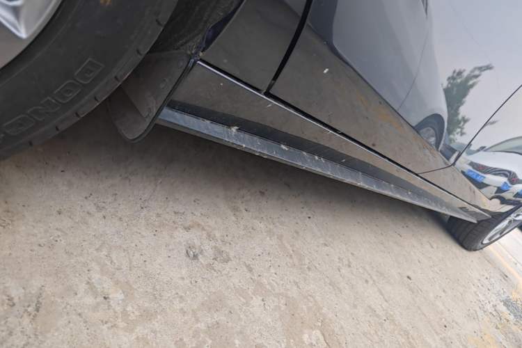 Used Mazda 3 Axela 2021 2.0L Automatic Zhiqing Edition Right Side Sill