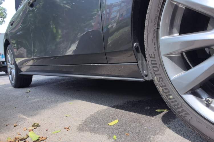 Used Mazda 3 Axela 2021 2.0L Automatic Zhiya Edition Right Side Sill