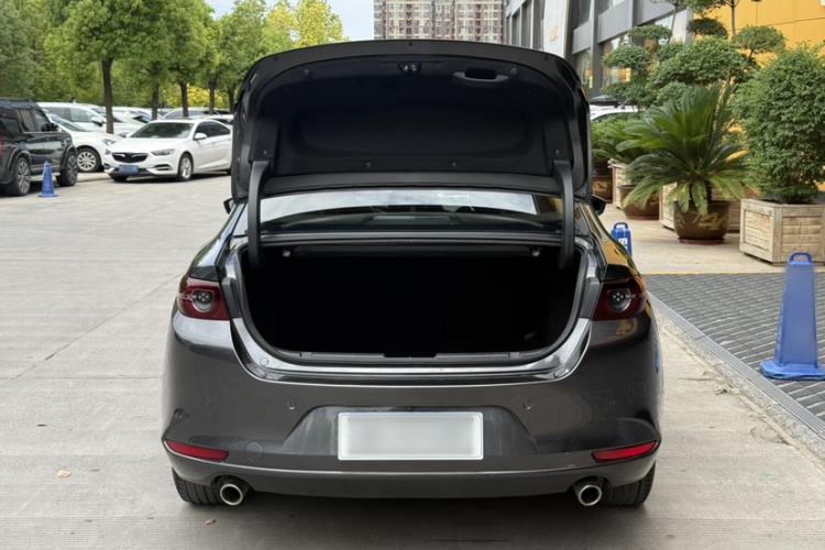 Used Mazda 3 Axela 2021 1.5L Manual ZhiMei Edition Trunk