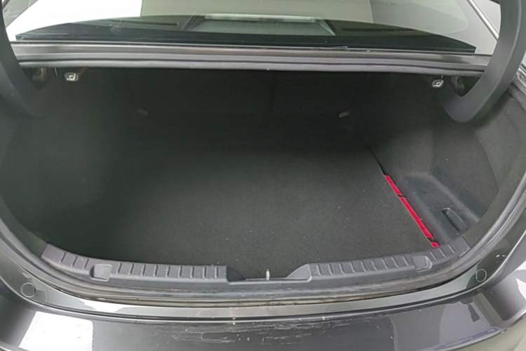Used Mazda 3 Axela 2021 2.0L Automatic ZhiXuan Edition Trunk