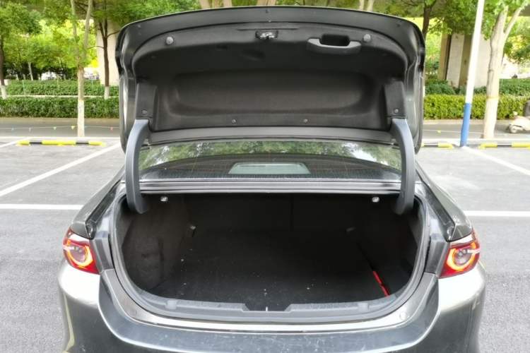 Used Mazda 3 Axela 2021 2.0L Automatic Zhiyao Edition Trunk