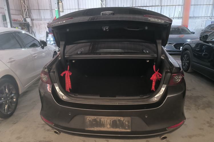Used Mazda 3 Axela 2021 1.5L Manual ZhiMei Edition Trunk