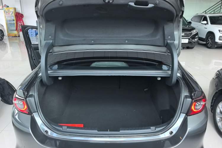 Used Mazda 3 Axela 2021 2.0L Automatic ZhiXuan Edition Trunk