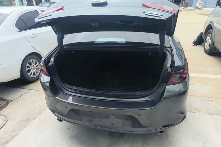 Used Mazda 3 Axela 2021 2.0L Automatic ZhiXuan Edition Trunk