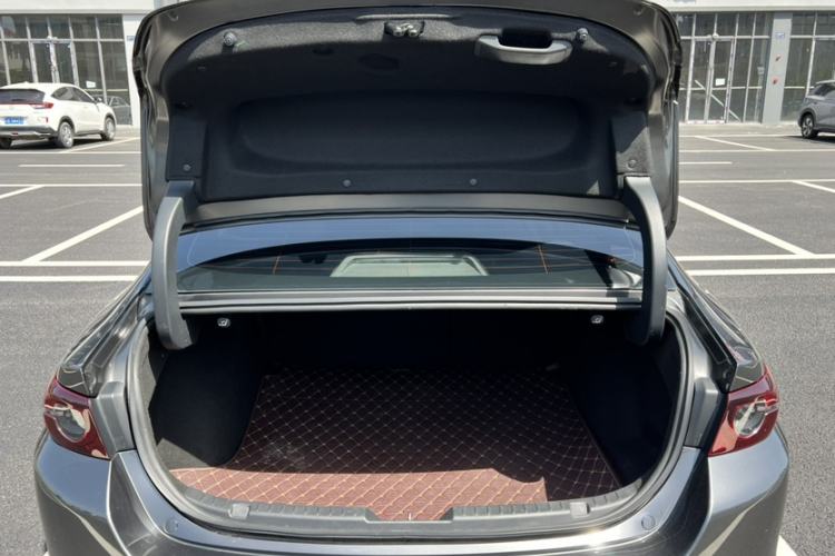 Used Mazda 3 Axela 2021 2.0L Automatic ZhiXuan Edition Trunk