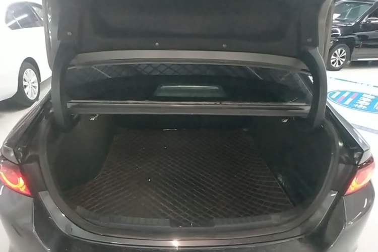 Used Mazda 3 Axela 2021 2.0L Automatic Zhiqing Edition Trunk