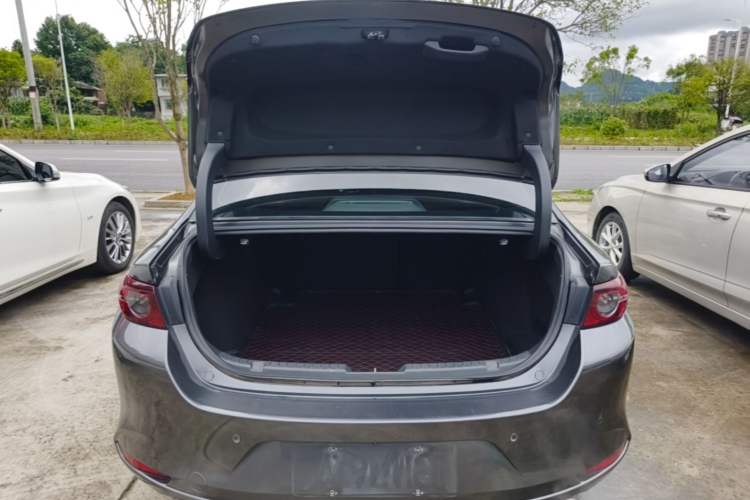 Used Mazda 3 Axela 2021 2.0L Automatic Zhiya Edition Trunk
