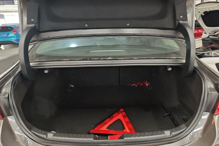 Used Mazda 3 Axela 2021 2.0L Automatic Zhiya Edition Trunk