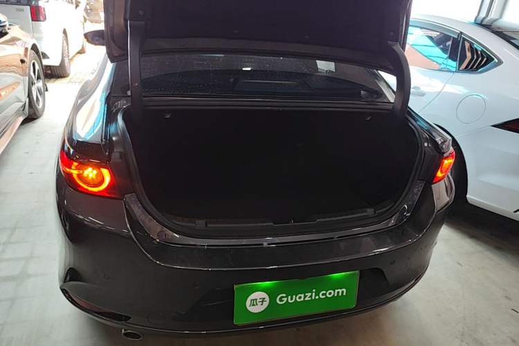 Used Mazda 3 Axela 2021 2.0L Automatic ZhiXuan Edition Trunk