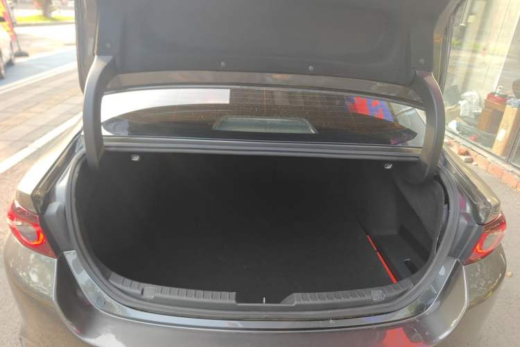Used Mazda 3 Axela 2021 2.0L Automatic Zhiyao Edition Trunk
