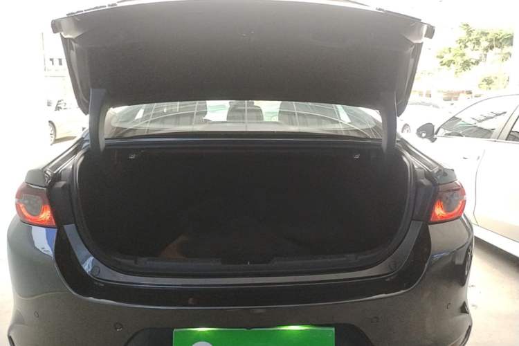 Used Mazda 3 Axela 2021 2.0L Automatic ZhiXuan Edition Trunk