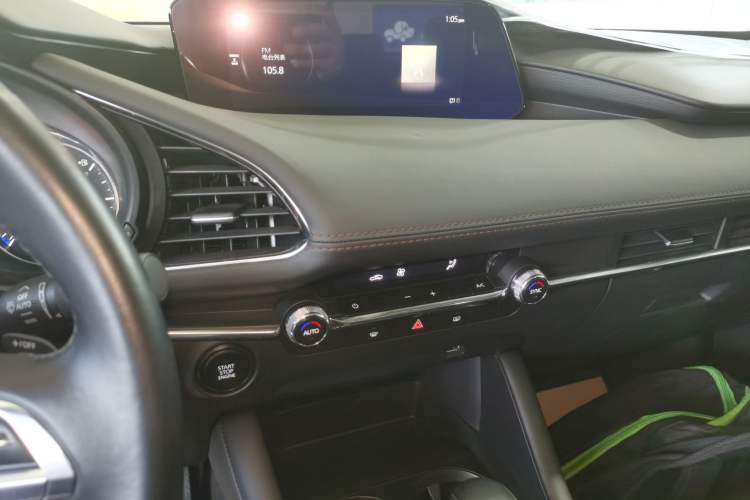 Used Mazda 3 Axela 2021 2.0L Automatic ZhiXuan Edition Audio And AC Panel
