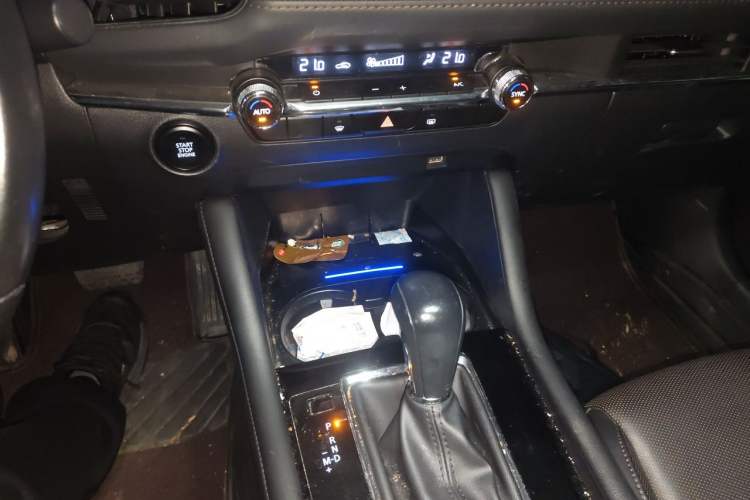 Used Mazda 3 Axela 2021 2.0L Automatic Zhiyao Edition Audio And AC Panel