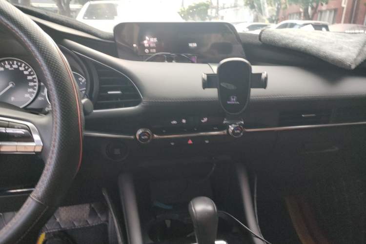 Used Mazda 3 Axela 2021 2.0L Automatic Zhiya Edition Audio And AC Panel