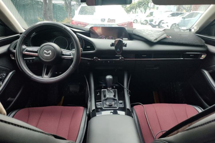 Used Mazda 3 Axela 2021 2.0L Automatic Zhiya Edition Center Console