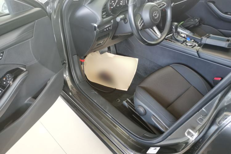 Used Mazda 3 Axela 2021 2.0L Automatic ZhiXuan Edition Driver Seat