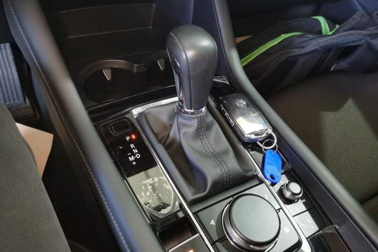 Used Mazda 3 Axela 2021 2.0L Automatic ZhiXuan Edition Gear Lever