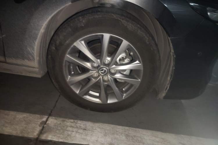 Used Mazda 3 Axela 2021 2.0L Automatic Zhiqing Edition Right Front Wheel Hub