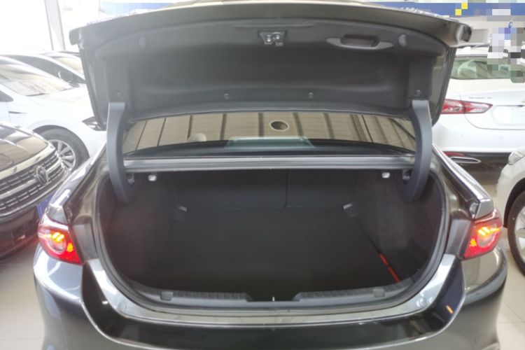 Used Mazda 3 Axela 2021 2.0L Automatic ZhiXuan Edition Trunk