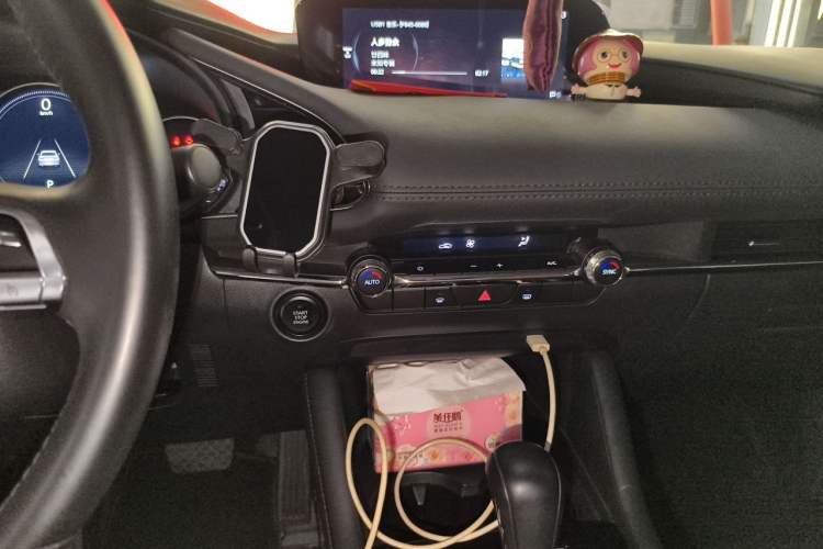 Used Mazda 3 Axela 2021 2.0L Automatic Zhiya Edition Audio And AC Panel