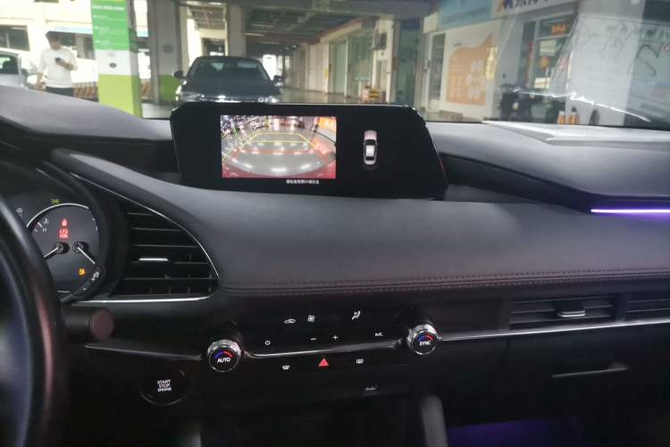 Used Mazda 3 Axela 2021 2.0L Automatic ZhiXuan Edition Audio And AC Panel