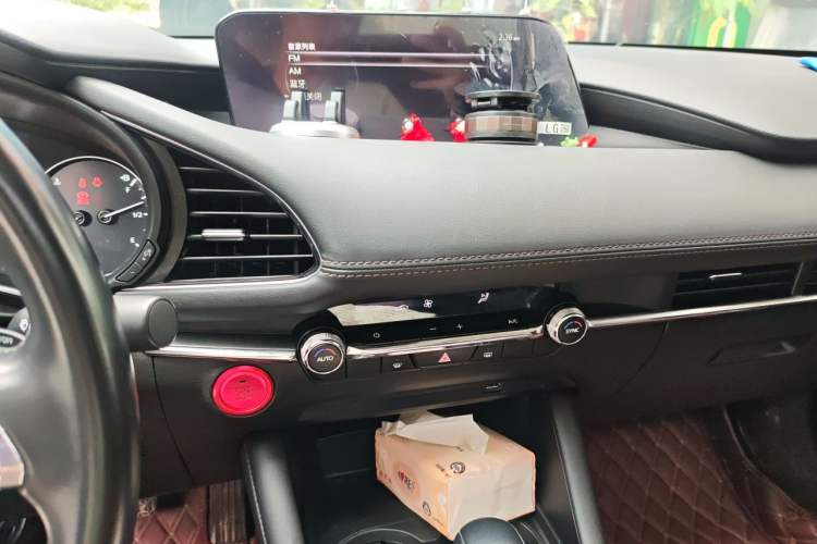 Used Mazda 3 Axela 2021 2.0L Automatic Zhiya Edition Audio And AC Panel
