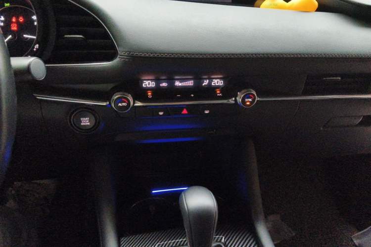 Used Mazda 3 Axela 2021 2.0L Automatic Zhiya Edition Audio And AC Panel