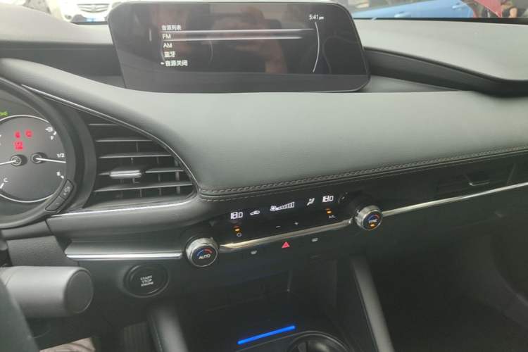 Used Mazda 3 Axela 2021 2.0L Automatic Zhiya Edition Audio And AC Panel
