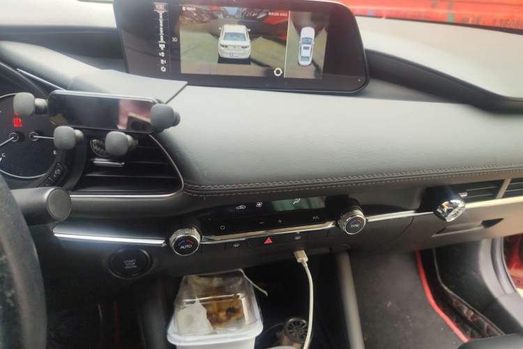 Used Mazda 3 Axela 2021 2.0L Automatic Zhiyao Edition Audio And AC Panel