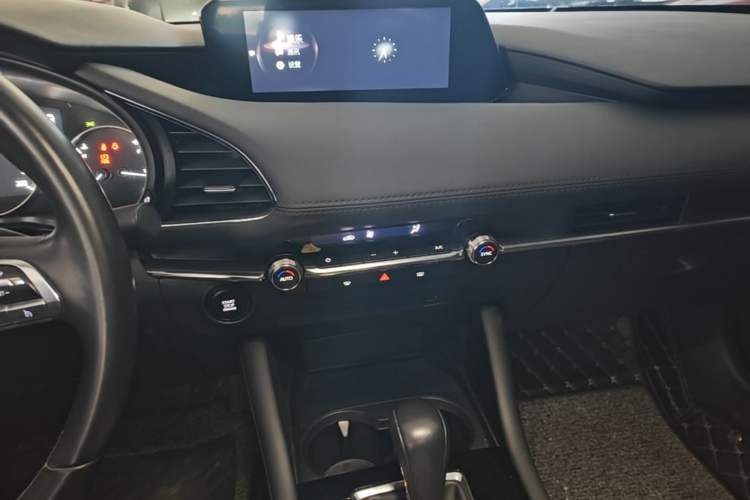 Used Mazda 3 Axela 2021 2.0L Automatic Zhiya Edition Audio And AC Panel