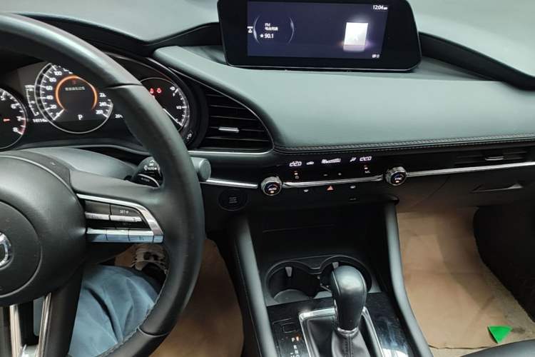 Used Mazda 3 Axela 2021 2.0L Automatic Zhiya Edition Audio And AC Panel