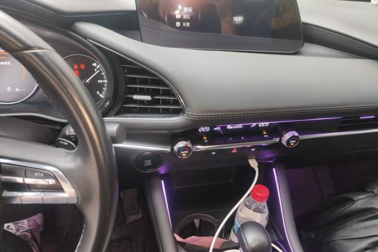 Used Mazda 3 Axela 2021 2.0L Automatic Zhiya Edition Audio And AC Panel