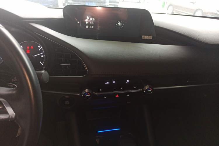 Used Mazda 3 Axela 2021 2.0L Automatic Zhiya Edition Audio And AC Panel