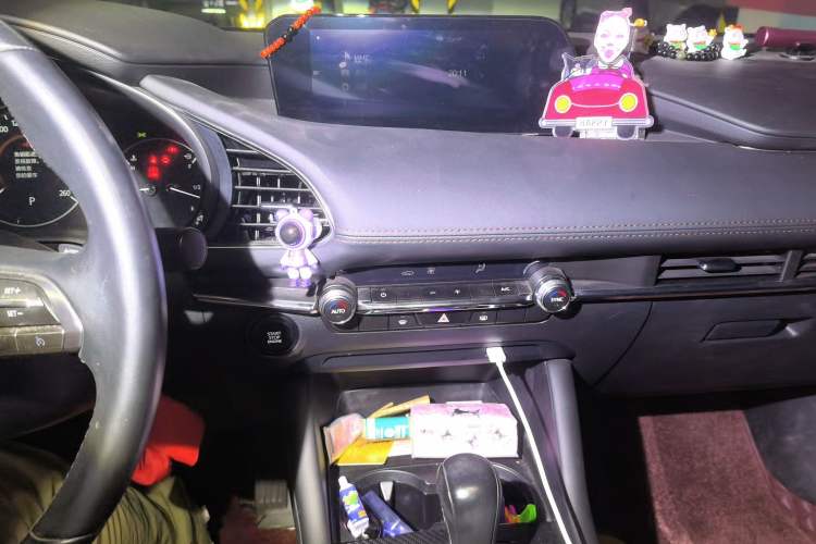 Used Mazda 3 Axela 2021 2.0L Automatic Zhiya Edition Audio And AC Panel