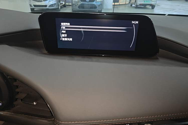 Used Mazda 3 Axela 2021 2.0L Automatic ZhiXuan Edition Audio And AC Panel