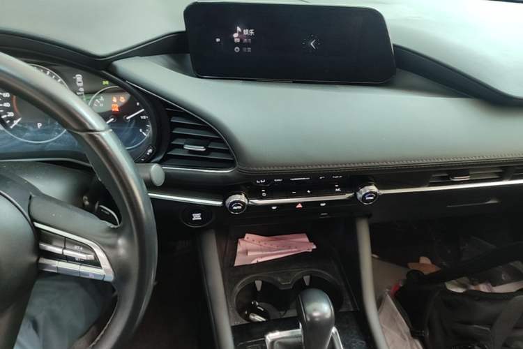 Used Mazda 3 Axela 2021 2.0L Automatic ZhiXuan Edition Audio And AC Panel