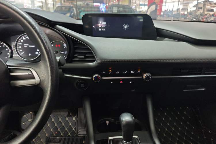 Used Mazda 3 Axela 2021 2.0L Automatic Zhiqing Edition Audio And AC Panel
