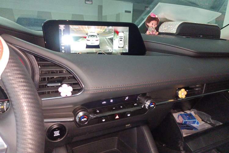 Used Mazda 3 Axela 2021 2.0L Automatic Zhiya Edition Audio And AC Panel