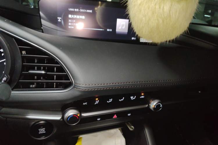 Used Mazda 3 Axela 2021 1.5L Automatic Zhiyue Edition Audio And AC Panel