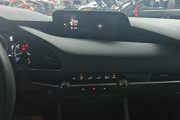 Used Mazda 3 Axela 2021 1.5L Automatic ZhiMei Edition Audio And AC Panel