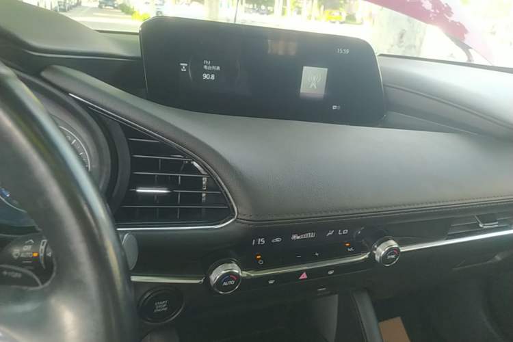 Used Mazda 3 Axela 2021 2.0L Automatic Zhiyao Edition Audio And AC Panel