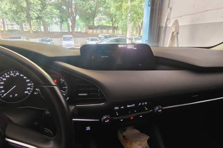 Used Mazda 3 Axela 2021 2.0L Automatic Zhiyao Edition Audio And AC Panel
